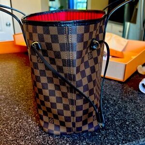 Authentic Louis Vuitton NeverFull Bag w Wallet